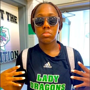 Meet your Posher, Taya